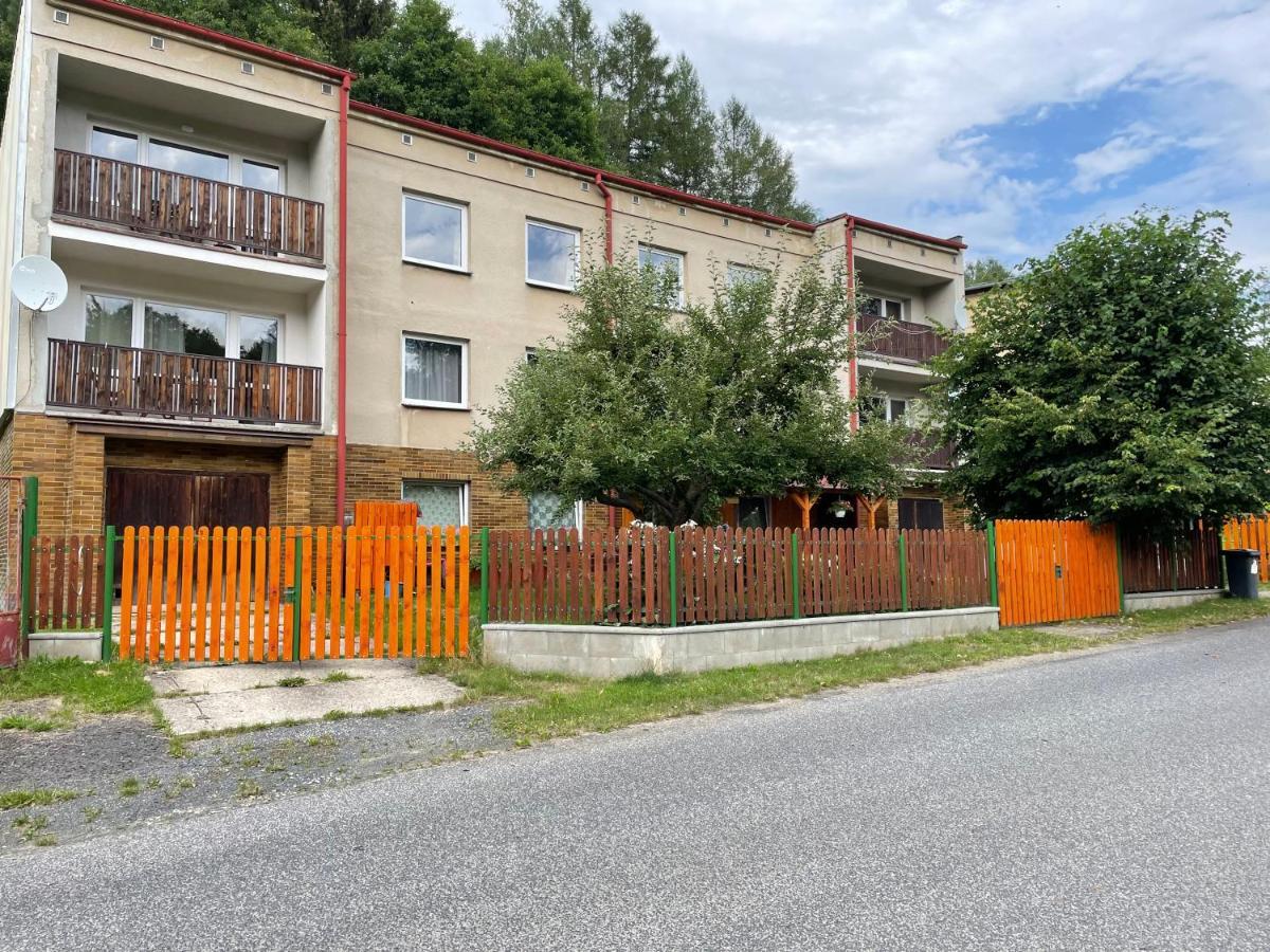 Apartmany Pod Prehradou Chřibská Dış mekan fotoğraf